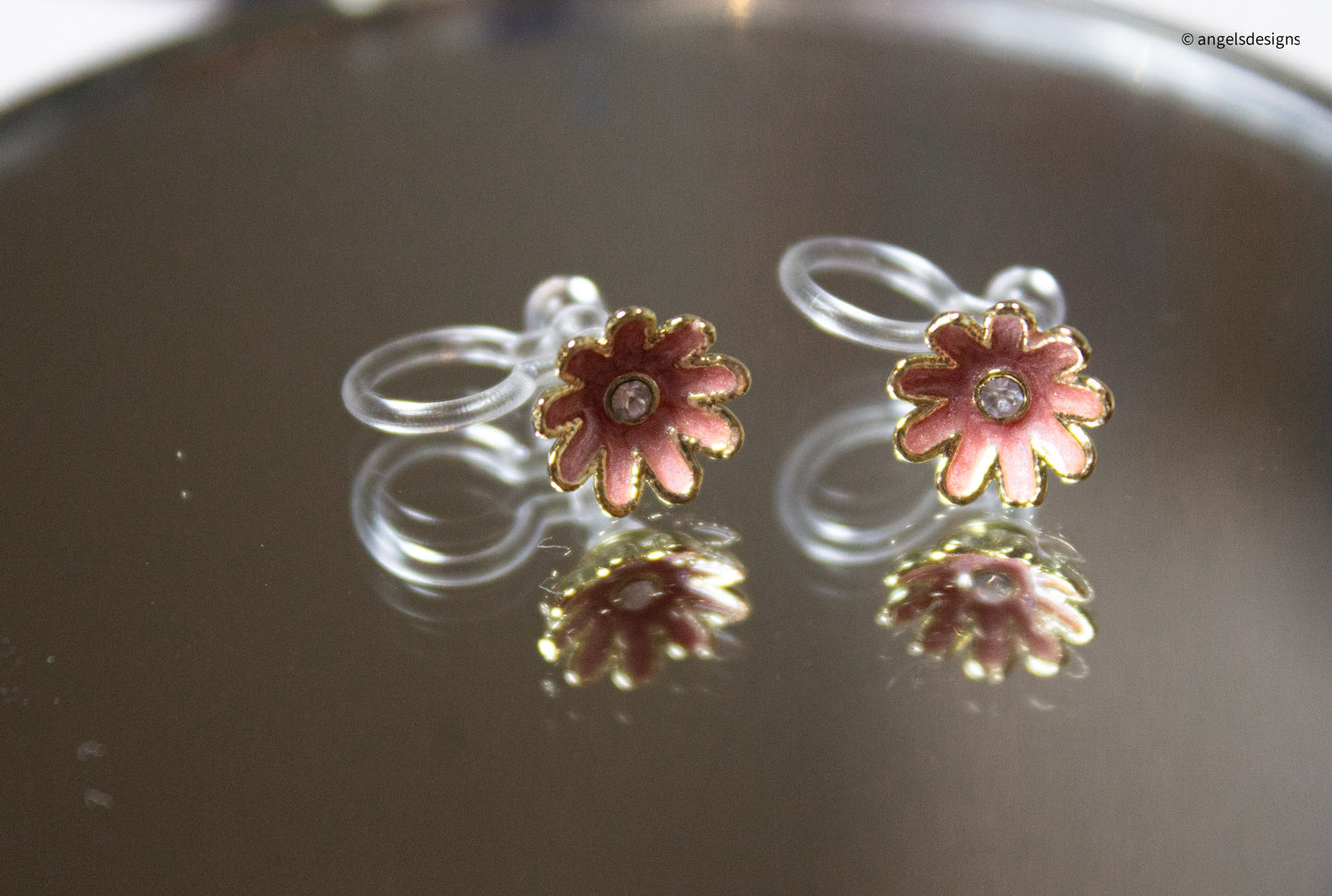 Girl's Pink Daisy Clip on earrings