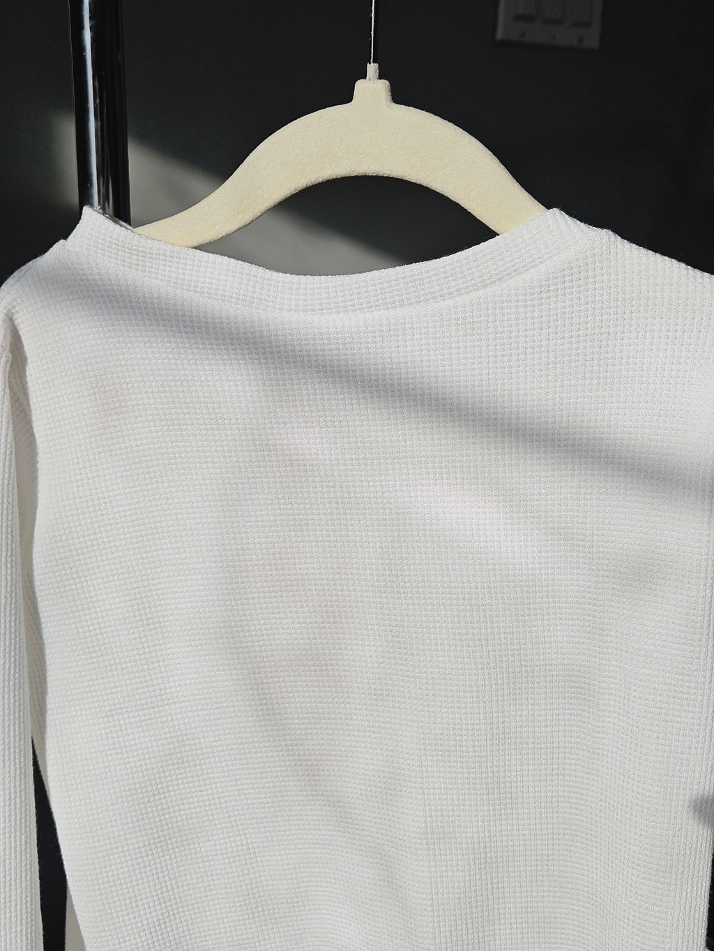 Girl's white long sleeve top